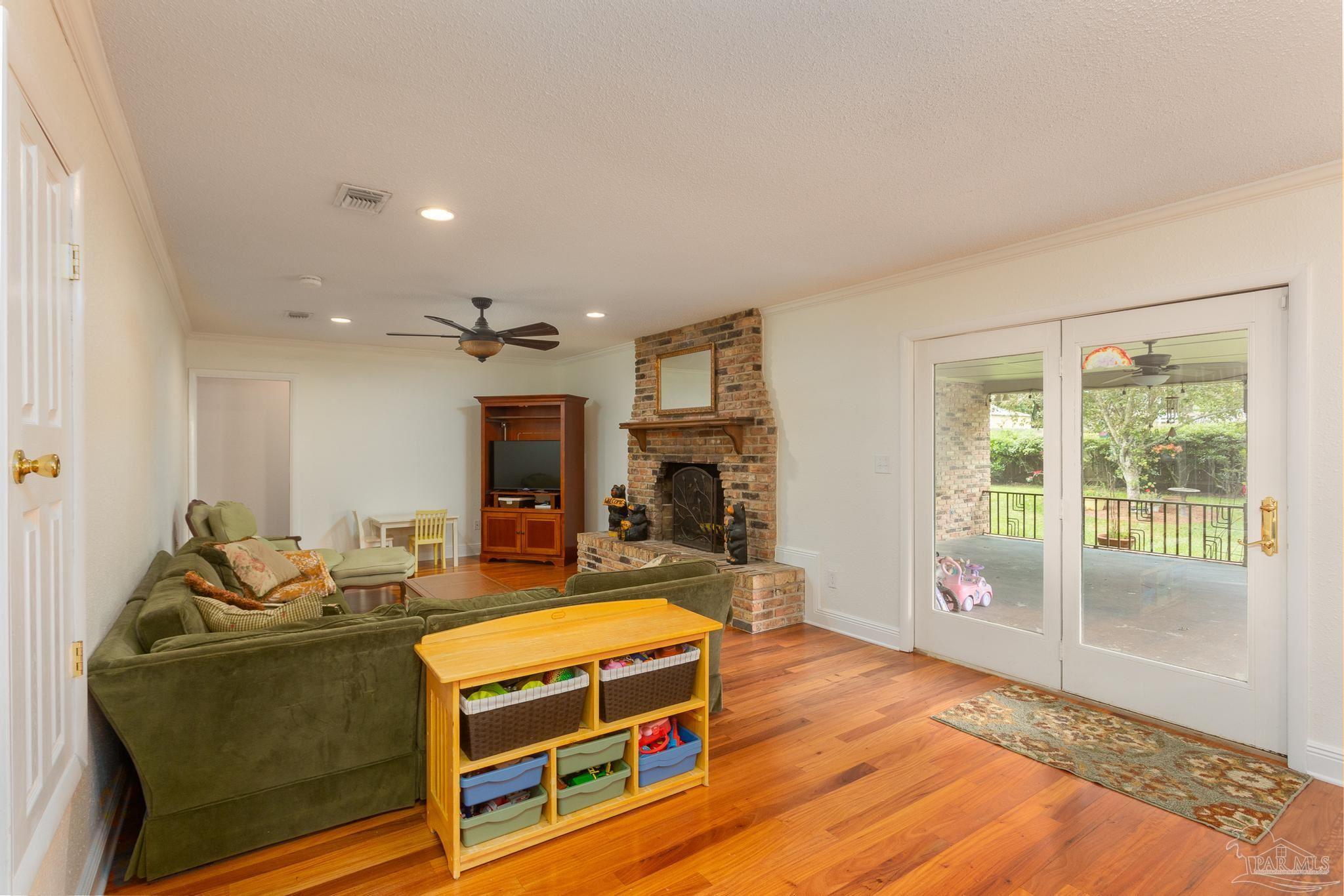 1005 Farmington Road Pensacola, FL 32504 - Photo 10 of 37 Gallery Image 10