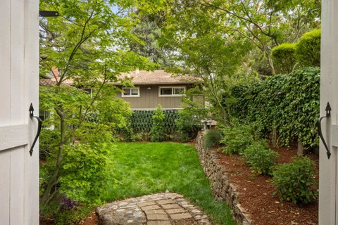 $3,250,000 | 25 Woodhue Court, Redwood City, CA 94062