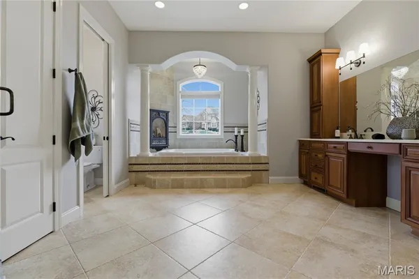 $1,895,000 | 6 Hansen Manor Road, St. Charles, MO 63303