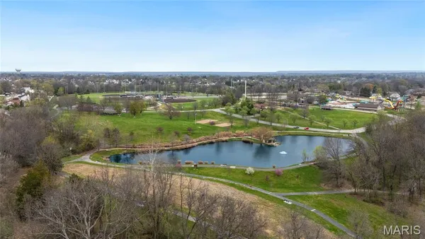 $1,895,000 | 6 Hansen Manor Road, St. Charles, MO 63303