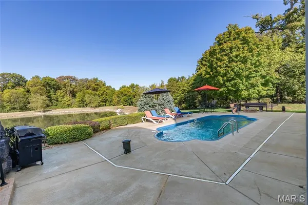 $1,895,000 | 6 Hansen Manor Road, St. Charles, MO 63303