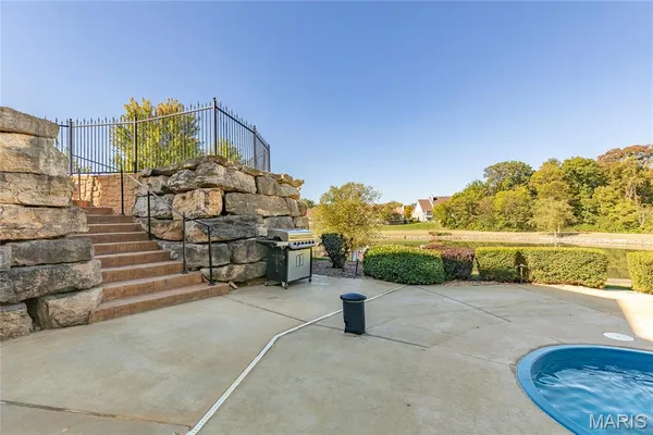 $1,895,000 | 6 Hansen Manor Road, St. Charles, MO 63303