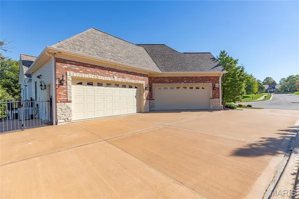 $1,895,000 | 6 Hansen Manor Road, St. Charles, MO 63303