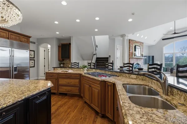 $1,895,000 | 6 Hansen Manor Road, St. Charles, MO 63303