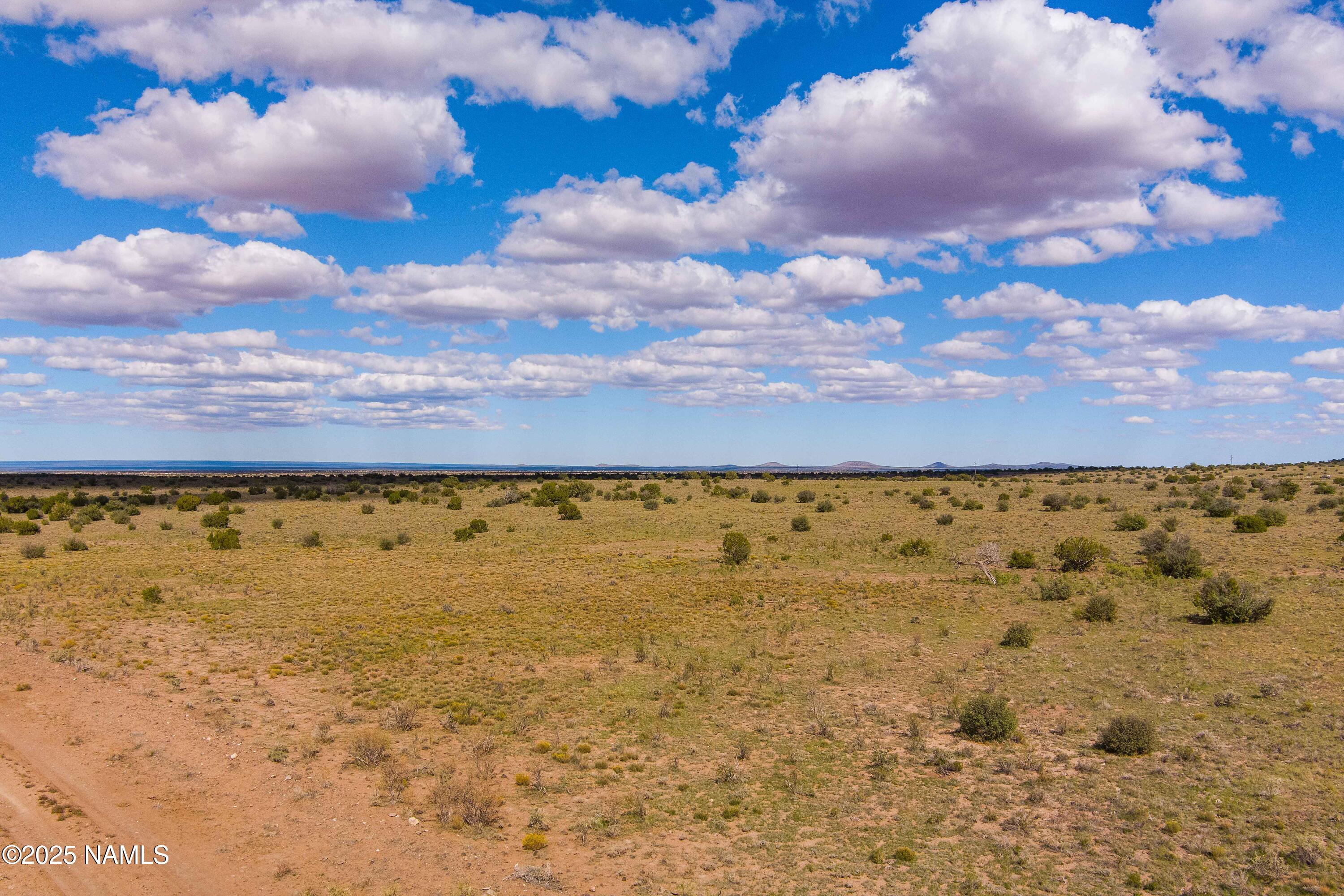 7563 Lariat Road Williams, AZ 86046 - Photo 25 of 34 a view of beach and city