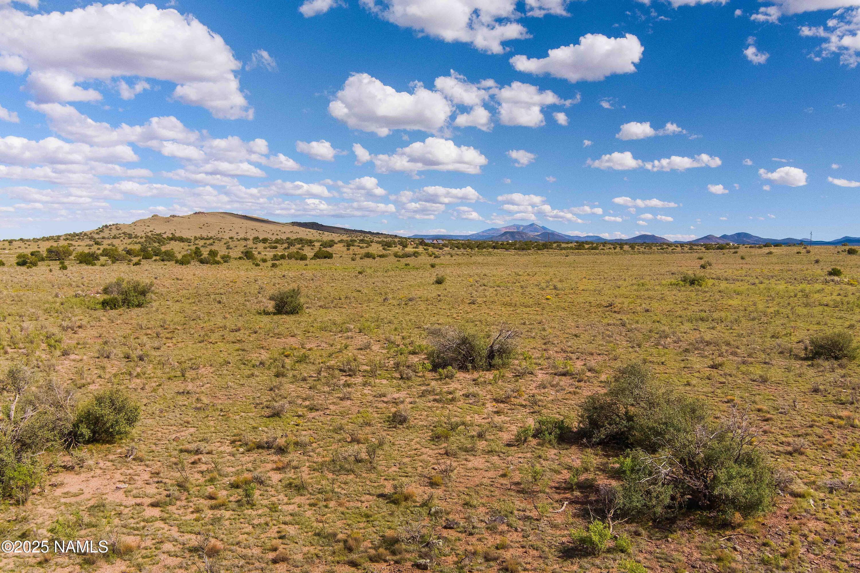 7563 Lariat Road Williams, AZ 86046 - Photo 10 of 34 a view of an ocean beach and mountain
