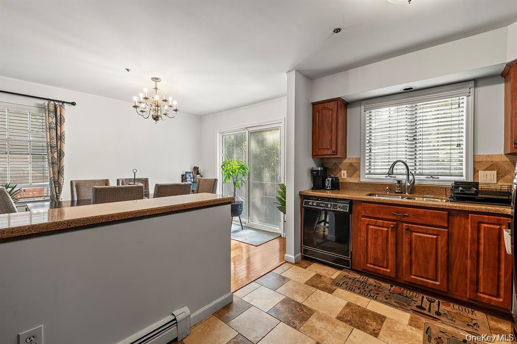 16 Stoneham Place White Plains, NY 10607 - Photo 14 of 37