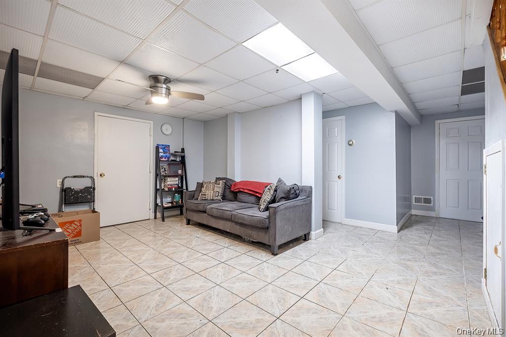 16 Stoneham Place White Plains, NY 10607 - Photo 27 of 37