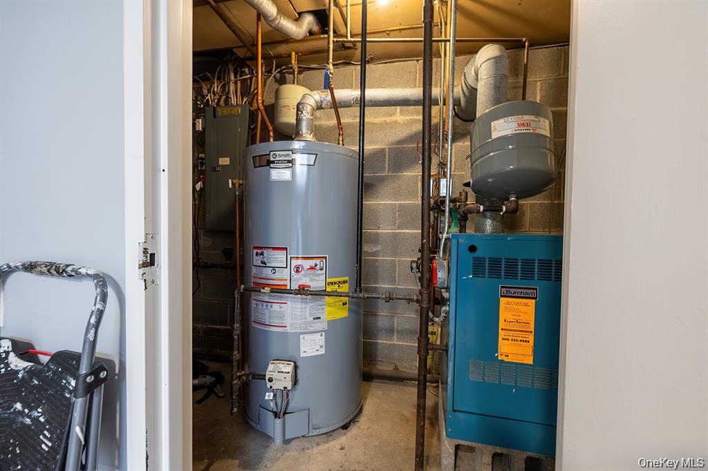 16 Stoneham Place White Plains, NY 10607 - Photo 29 of 37