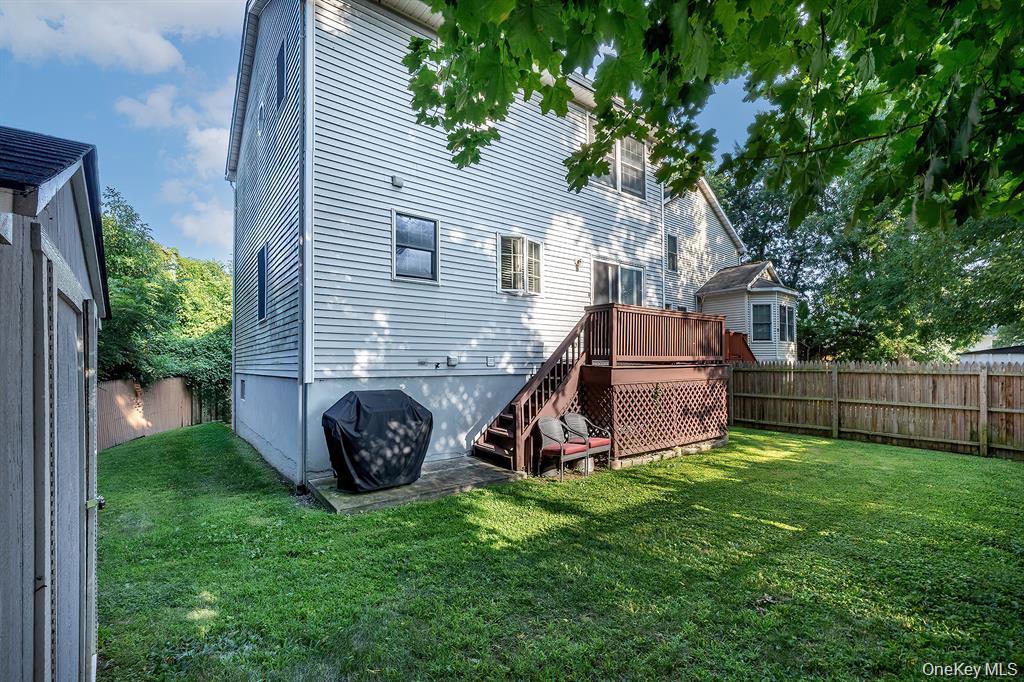 16 Stoneham Place White Plains, NY 10607 - Photo 31 of 37