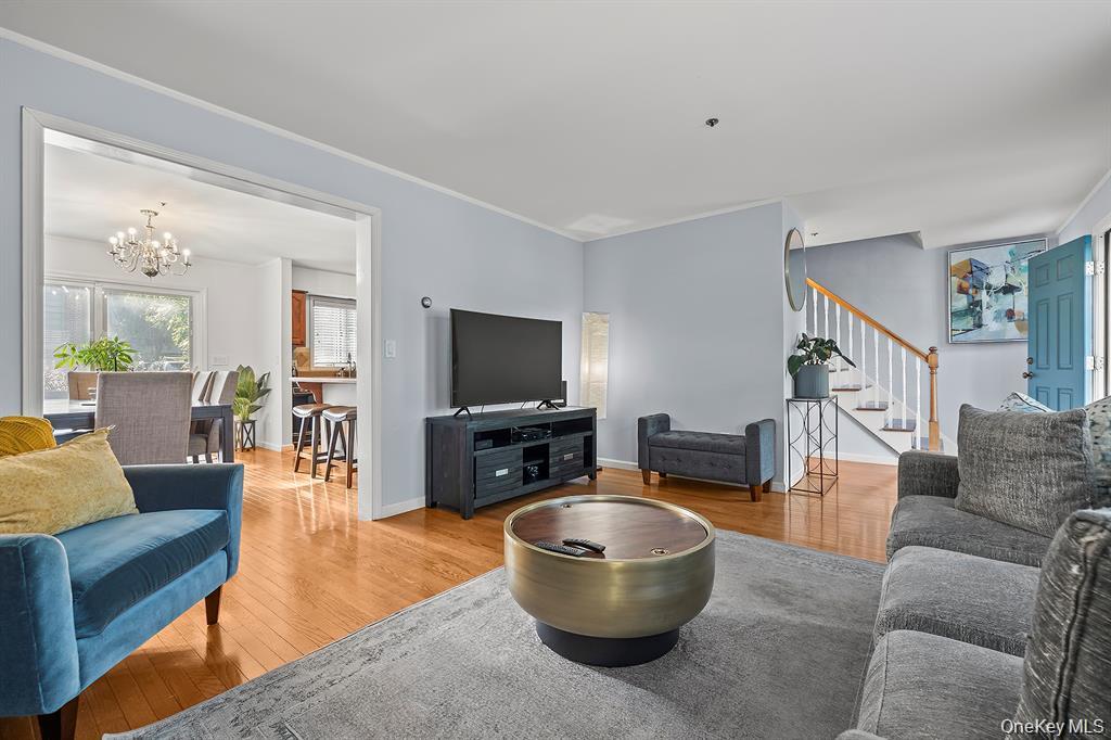 16 Stoneham Place White Plains, NY 10607 - Photo 9 of 37