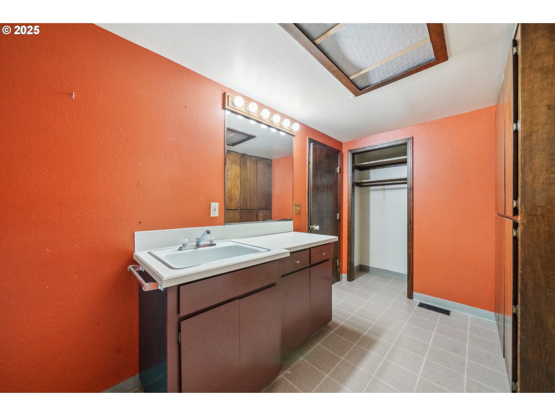 1260 Southwest Hoffman Road West Linn, OR 97068 - Photo 23 of 39 Gallery Image 23