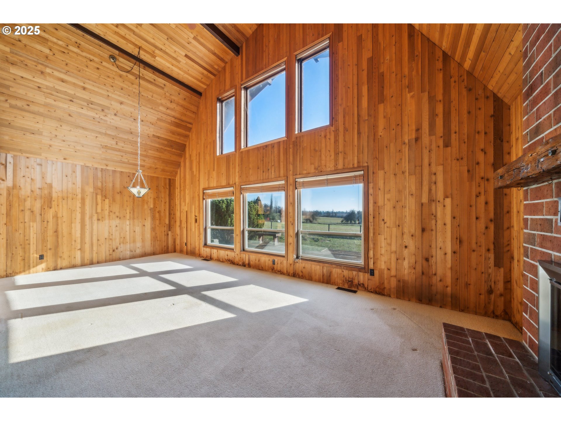 1260 Southwest Hoffman Road West Linn, OR 97068 - Photo 9 of 39 Gallery Image 9
