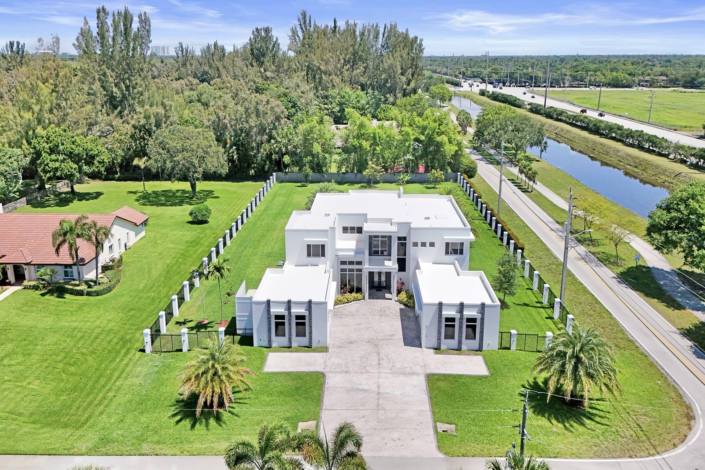 11201 Southwest 3rd Street Plantation, FL 33325 - Photo 2 of 79 Aerial. Front