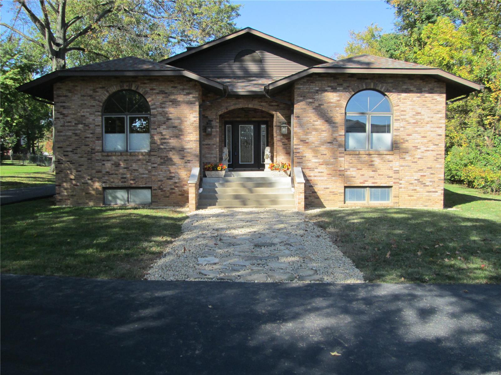 5247 Kerth Road St. Louis, MO 63128 - Photo 1 of 50 Gallery Image 1
