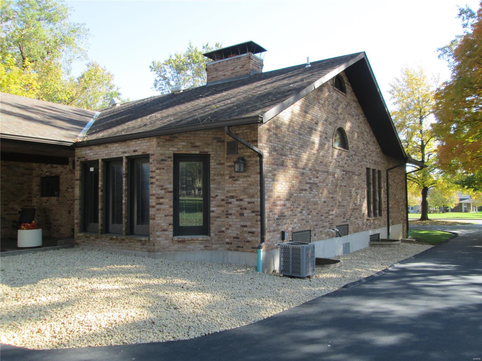 5247 Kerth Road St. Louis, MO 63128 - Photo 2 of 50 Gallery Image 2