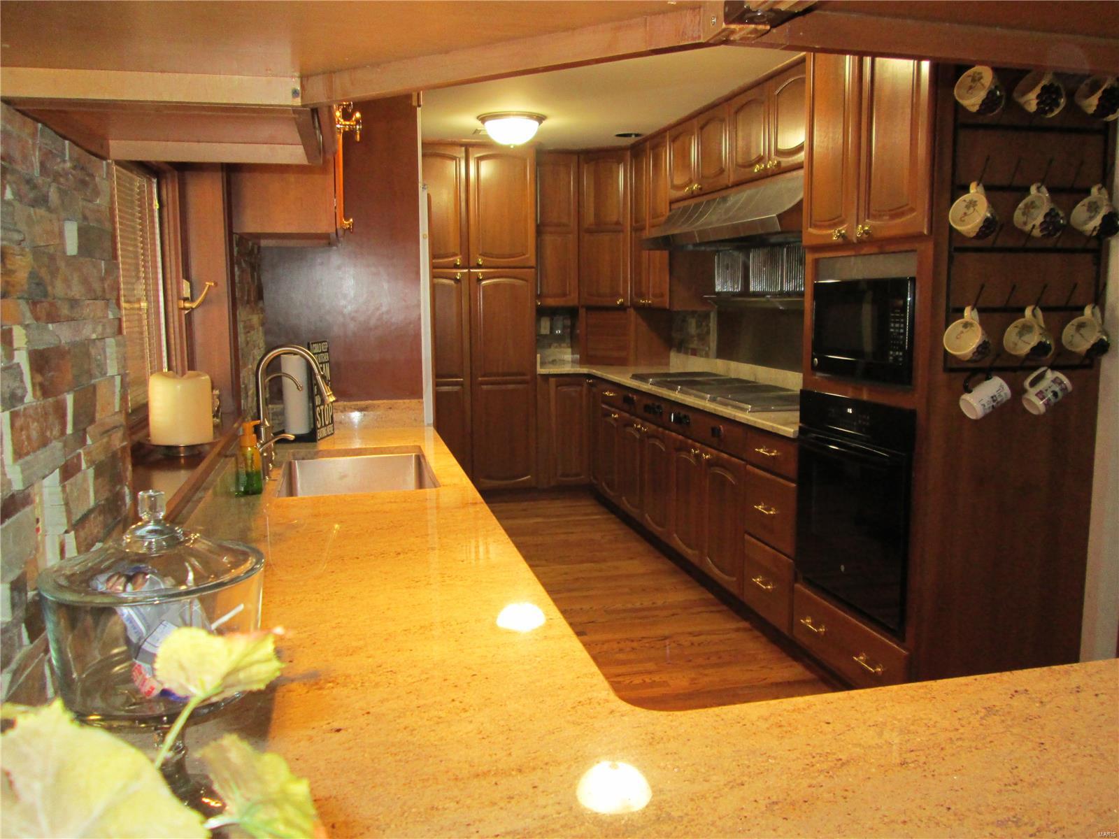 5247 Kerth Road St. Louis, MO 63128 - Photo 17 of 50 Gallery Image 17