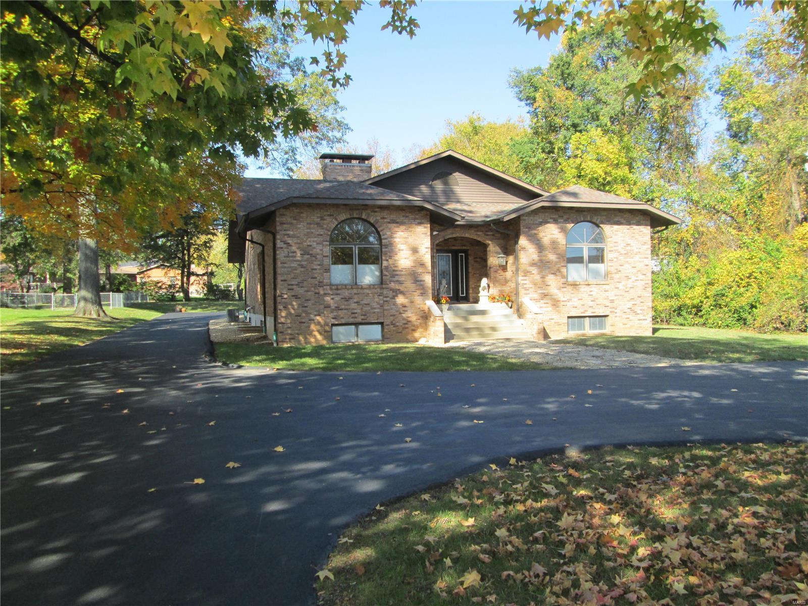 5247 Kerth Road St. Louis, MO 63128 - Photo 3 of 50 Gallery Image 3