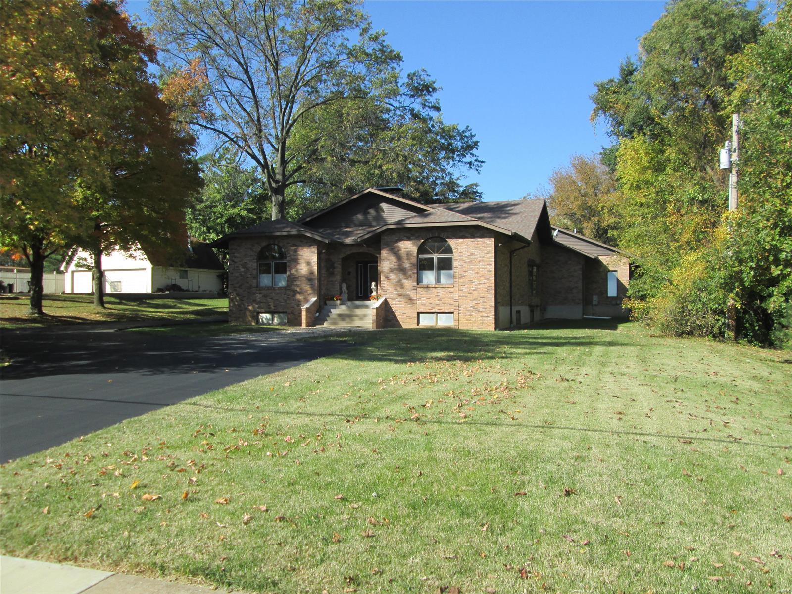 5247 Kerth Road St. Louis, MO 63128 - Photo 4 of 50 Gallery Image 4