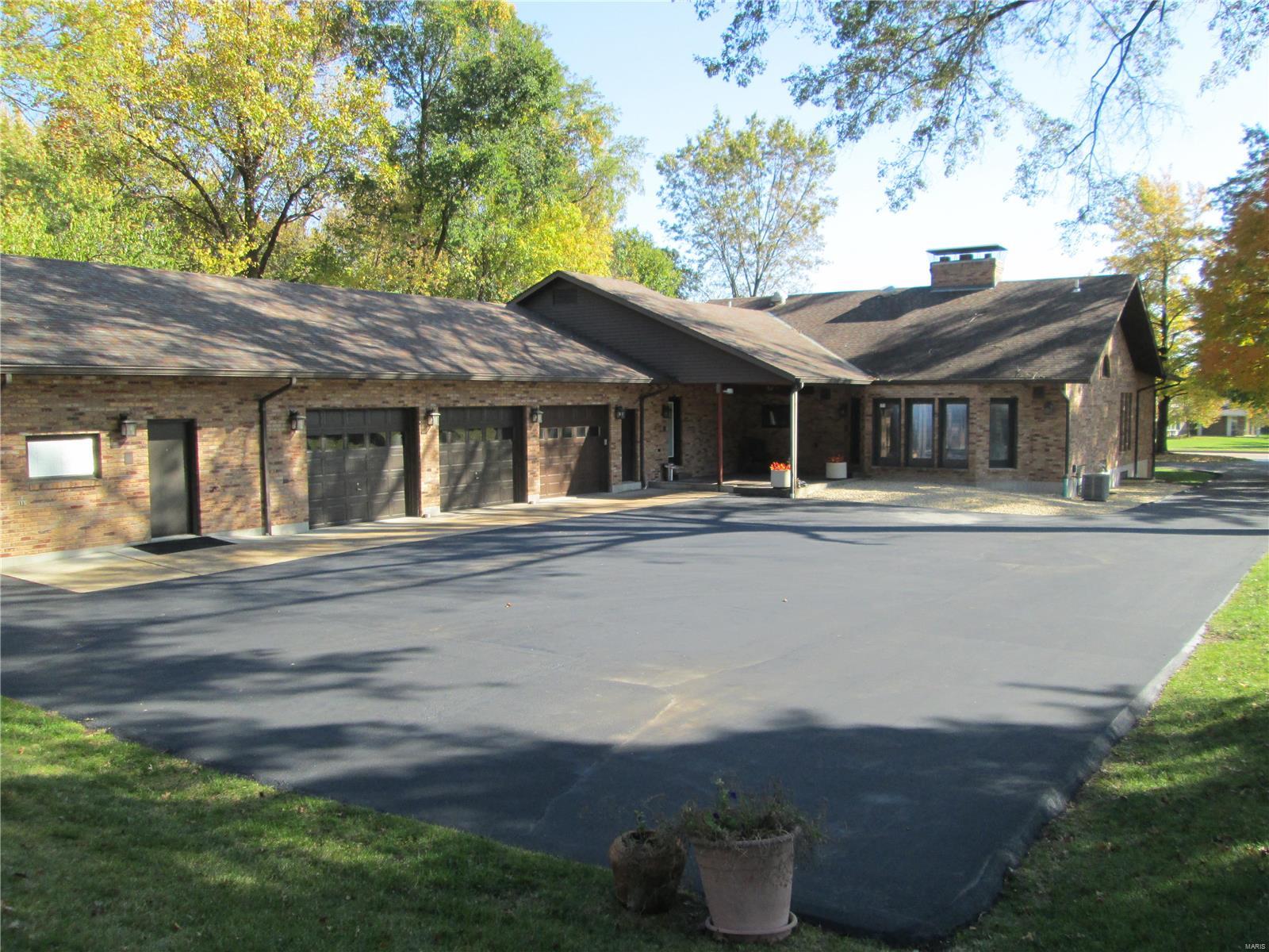 5247 Kerth Road St. Louis, MO 63128 - Photo 10 of 50 Gallery Image 10