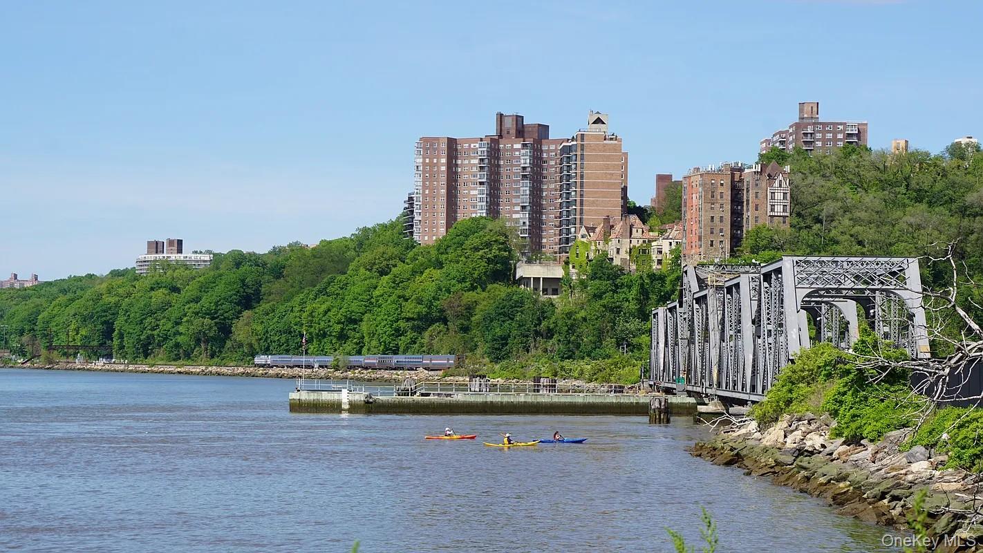 95 Park Terrace East, Unit 1D Manhattan, NY 10034 - Photo 19 of 20 Water view