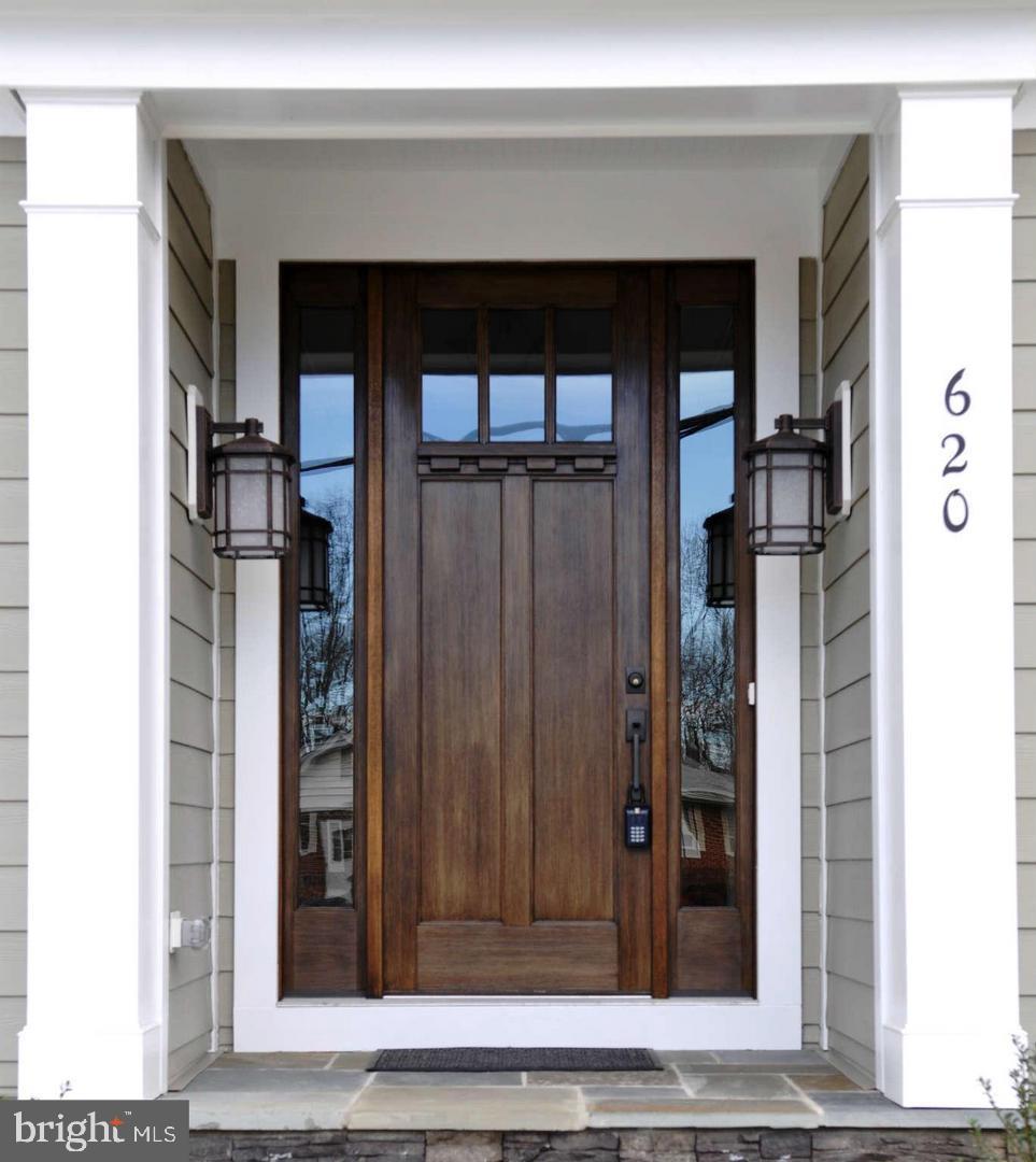 620 Tapawingo Road Southwest Vienna, VA 22180 - Photo 2 of 38 Gallery Image 2