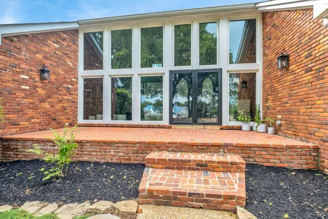 $899,000 | 301 Brandywine Drive, Old Hickory, TN 37138