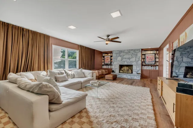 $899,000 | 301 Brandywine Drive, Old Hickory, TN 37138