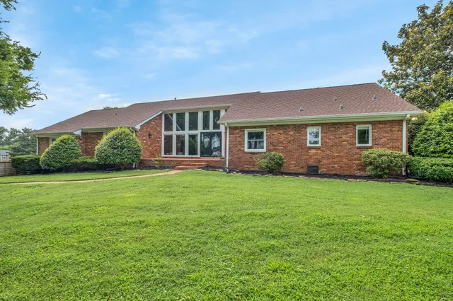 $899,000 | 301 Brandywine Drive, Old Hickory, TN 37138