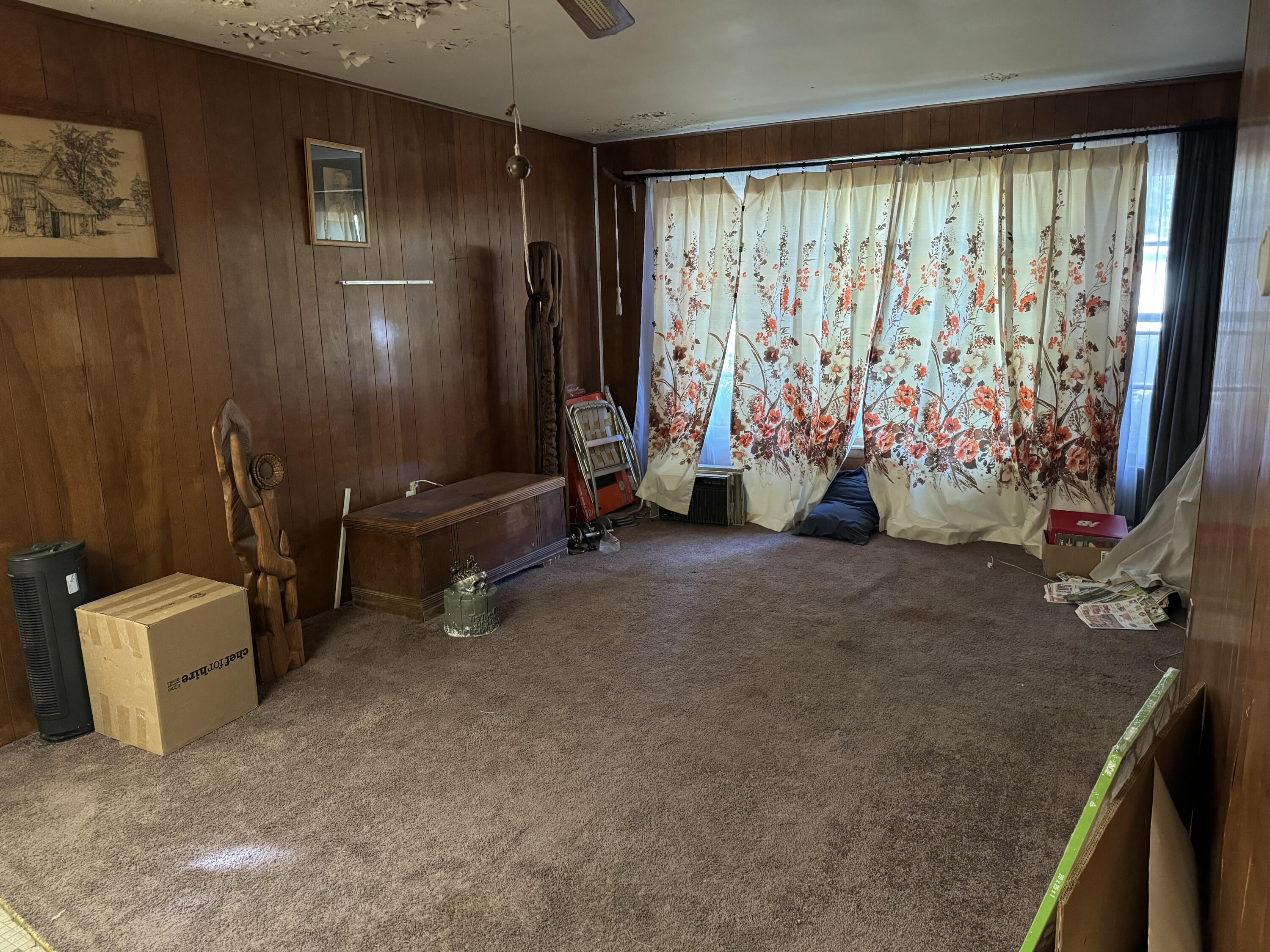 219 North Grant Street Crown Point, IN 46307 - Photo 13 of 17 a view of a room with gym equipment