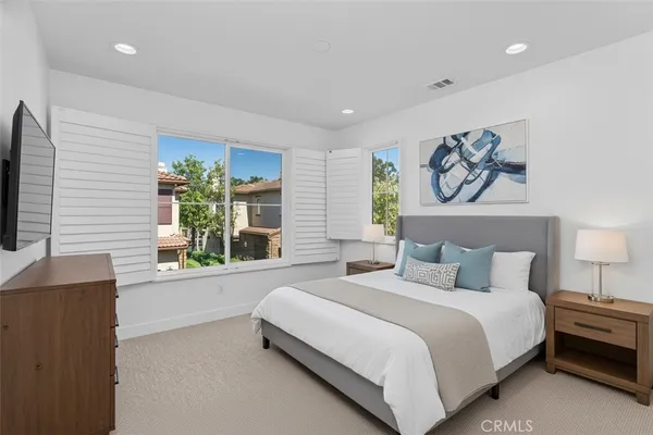$1,149,900 | 44 Sapphire, Unit 106, Irvine, CA 92602