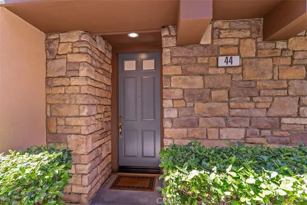 $1,149,900 | 44 Sapphire, Unit 106, Irvine, CA 92602