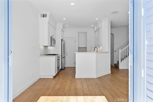 $1,149,900 | 44 Sapphire, Unit 106, Irvine, CA 92602