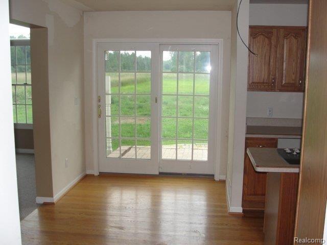 42605 Wear Road Belleville, MI 48111 - Photo 7 of 18 Eat-In