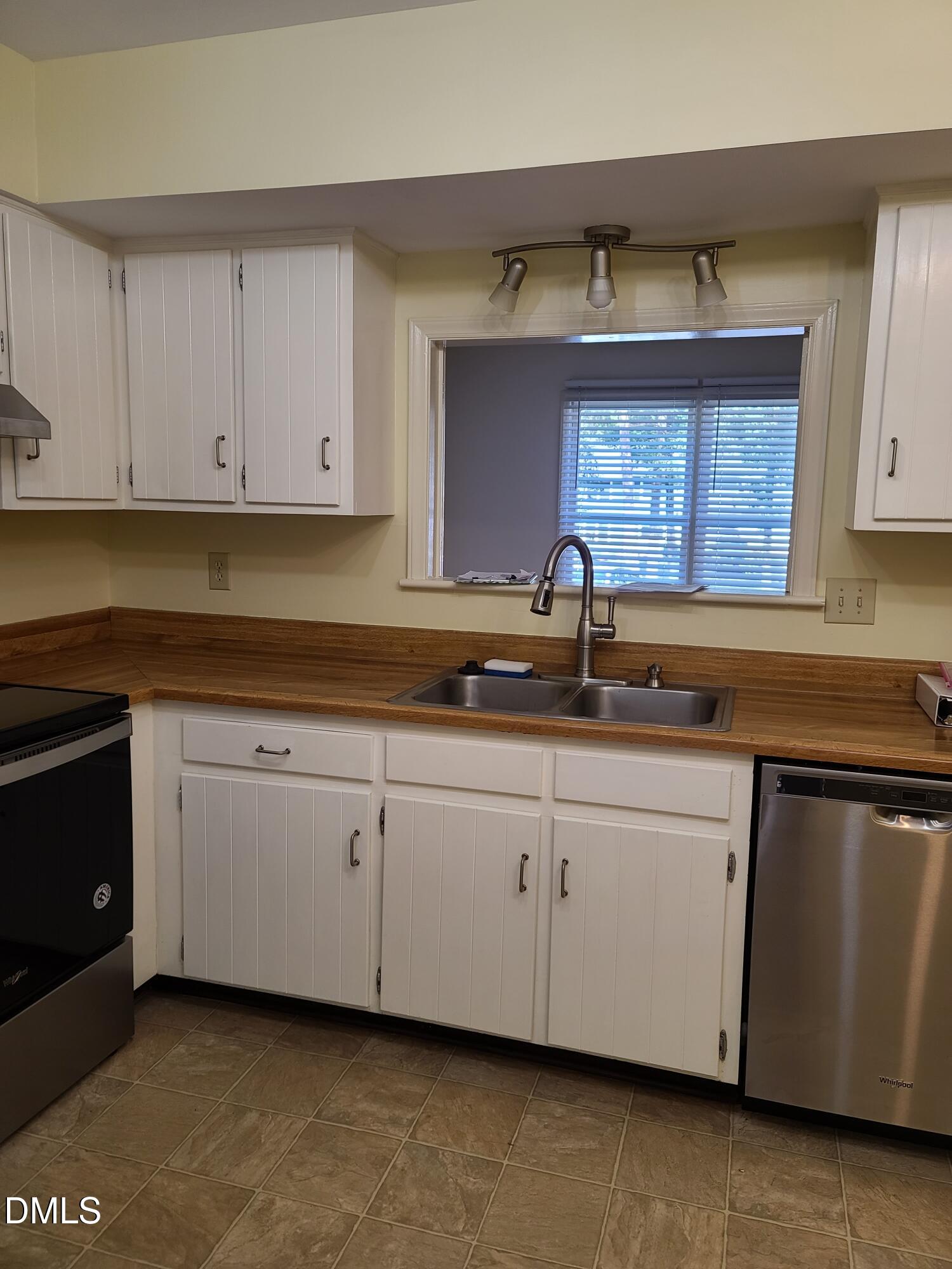 6416 Meadow View Drive Raleigh, NC 27609 - Photo 8 of 55