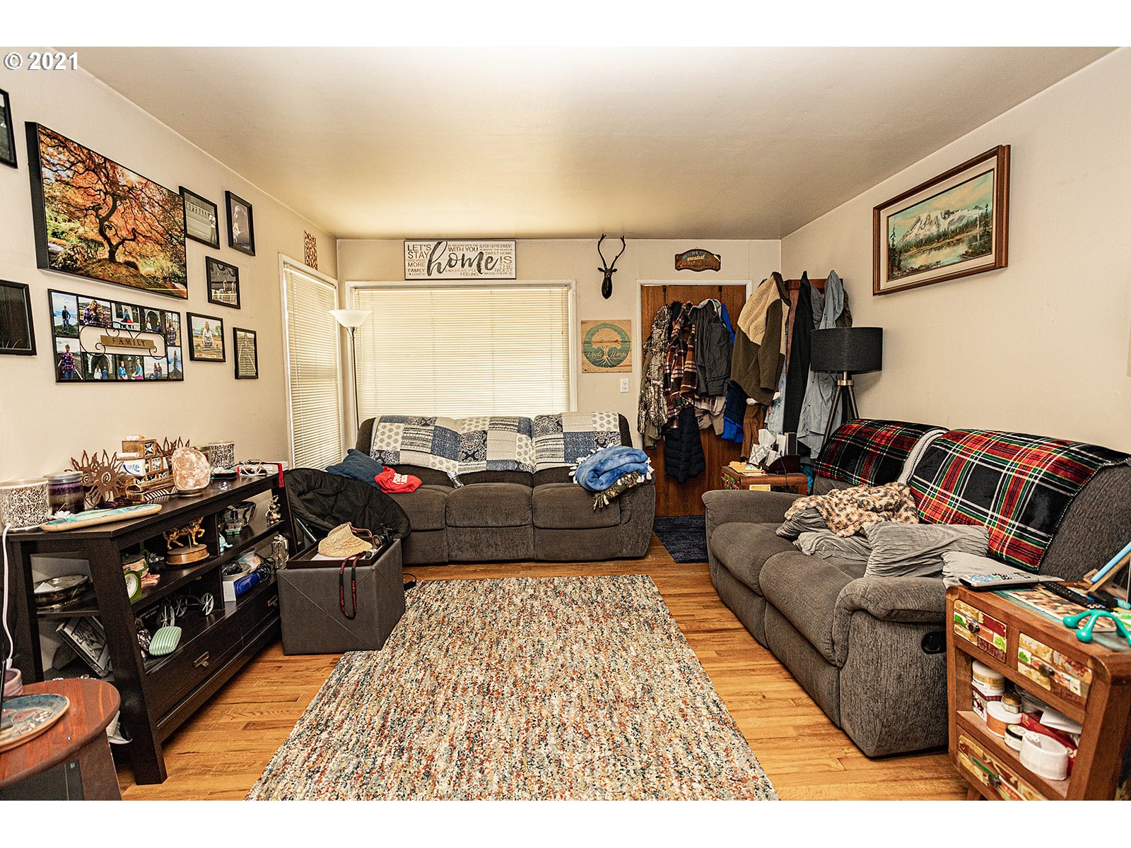 731 Chenowith Loop Road The Dalles, OR 97058 - Photo 2 of 24 Gallery Image 2