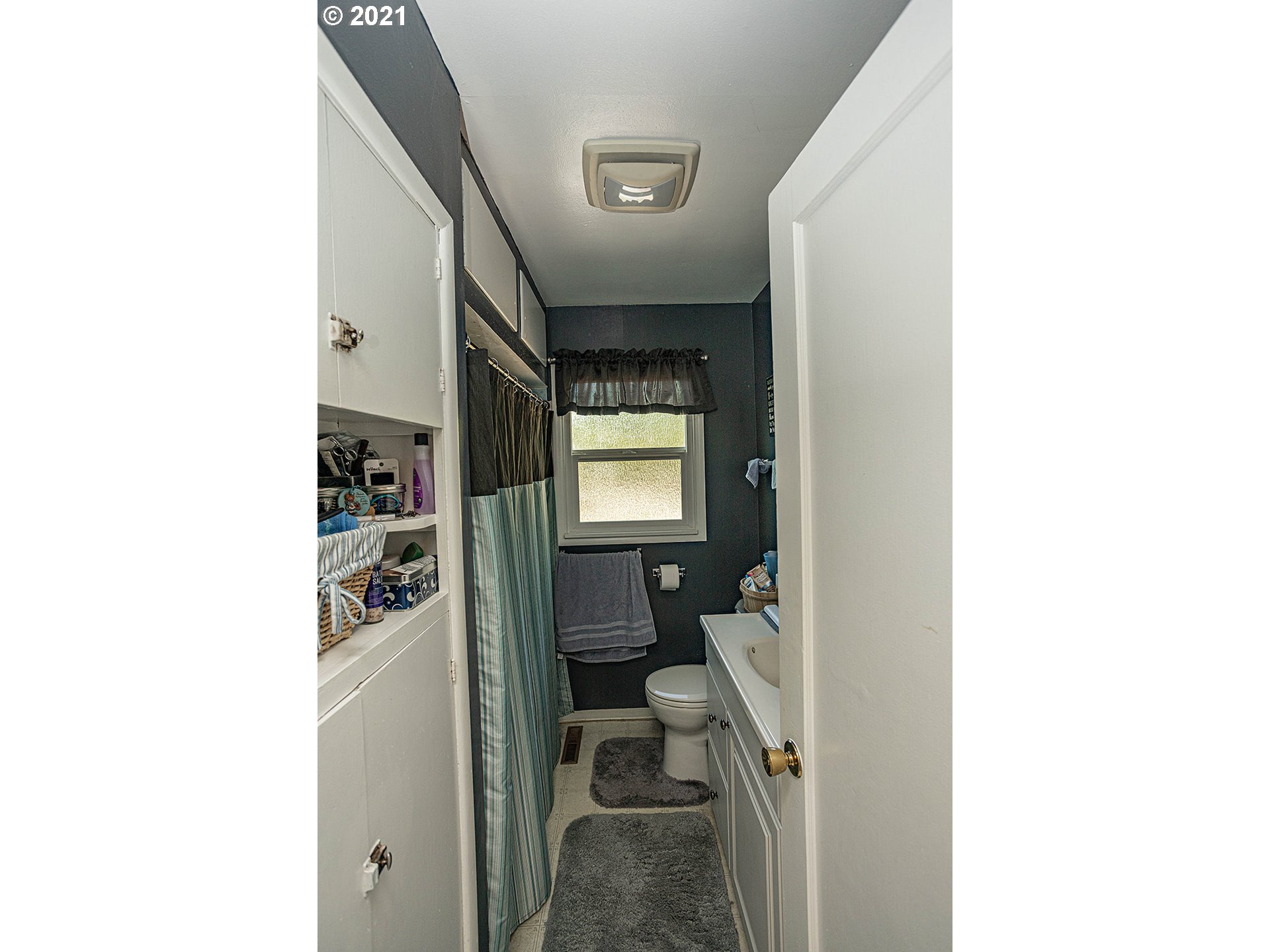 731 Chenowith Loop Road The Dalles, OR 97058 - Photo 13 of 24 Gallery Image 13