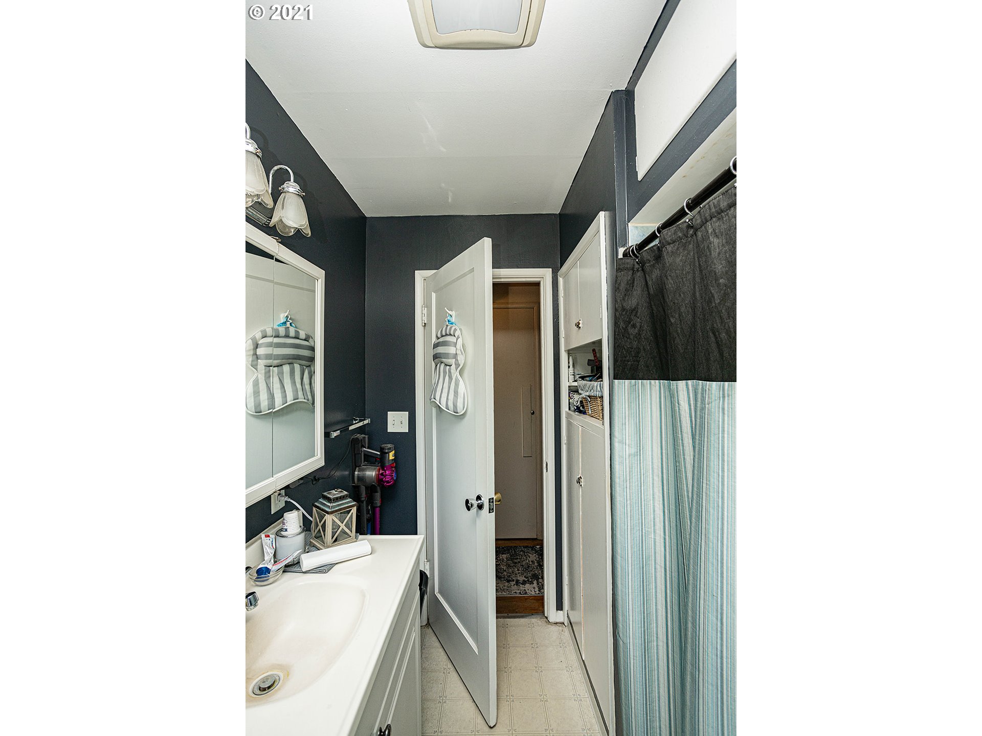 731 Chenowith Loop Road The Dalles, OR 97058 - Photo 14 of 24 Gallery Image 14