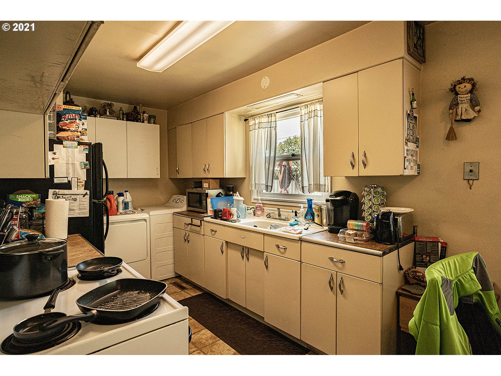 731 Chenowith Loop Road The Dalles, OR 97058 - Photo 5 of 24 Gallery Image 5