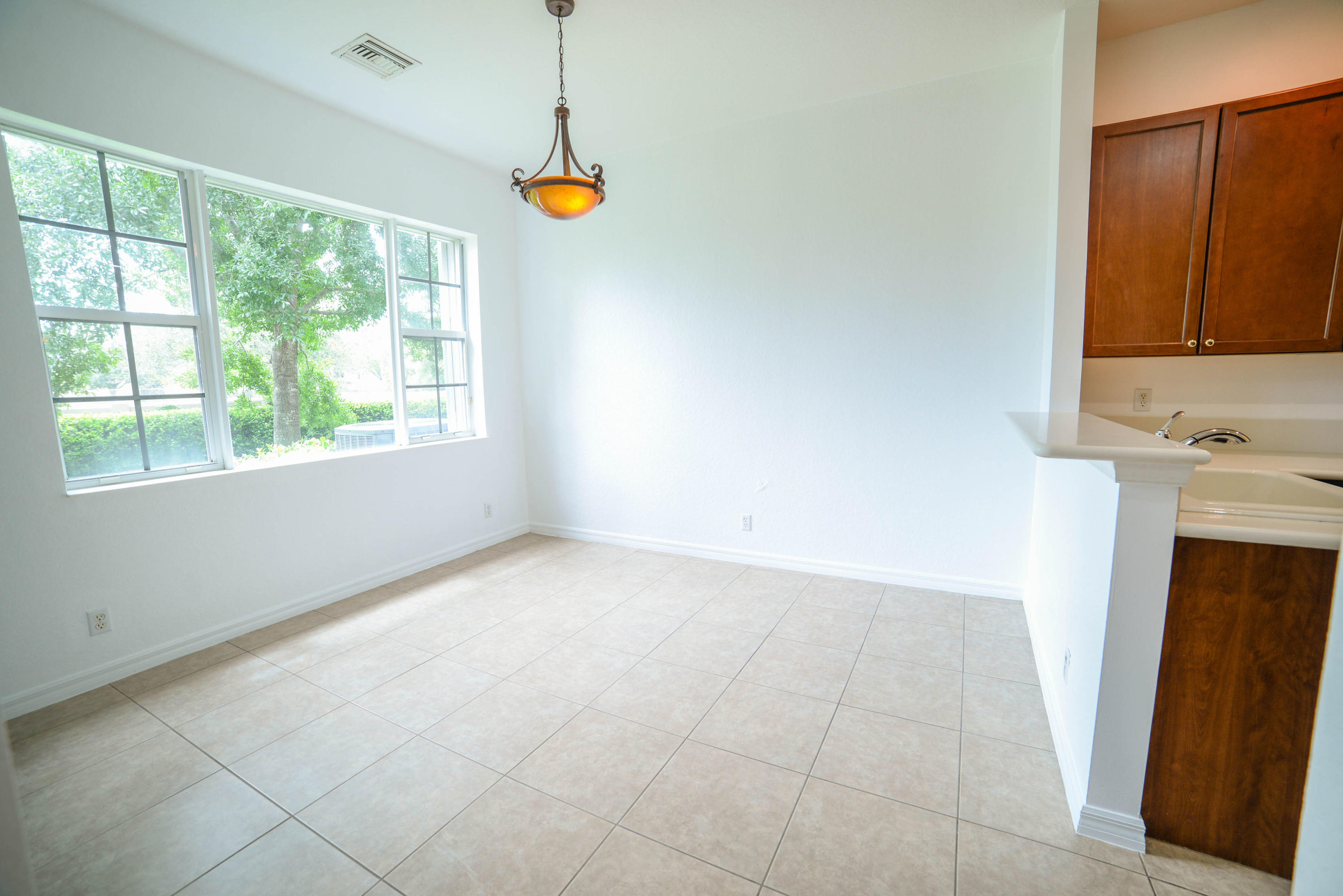 38 Lancaster Road Boynton Beach, FL 33426 - Photo 16 of 56 Dining Area