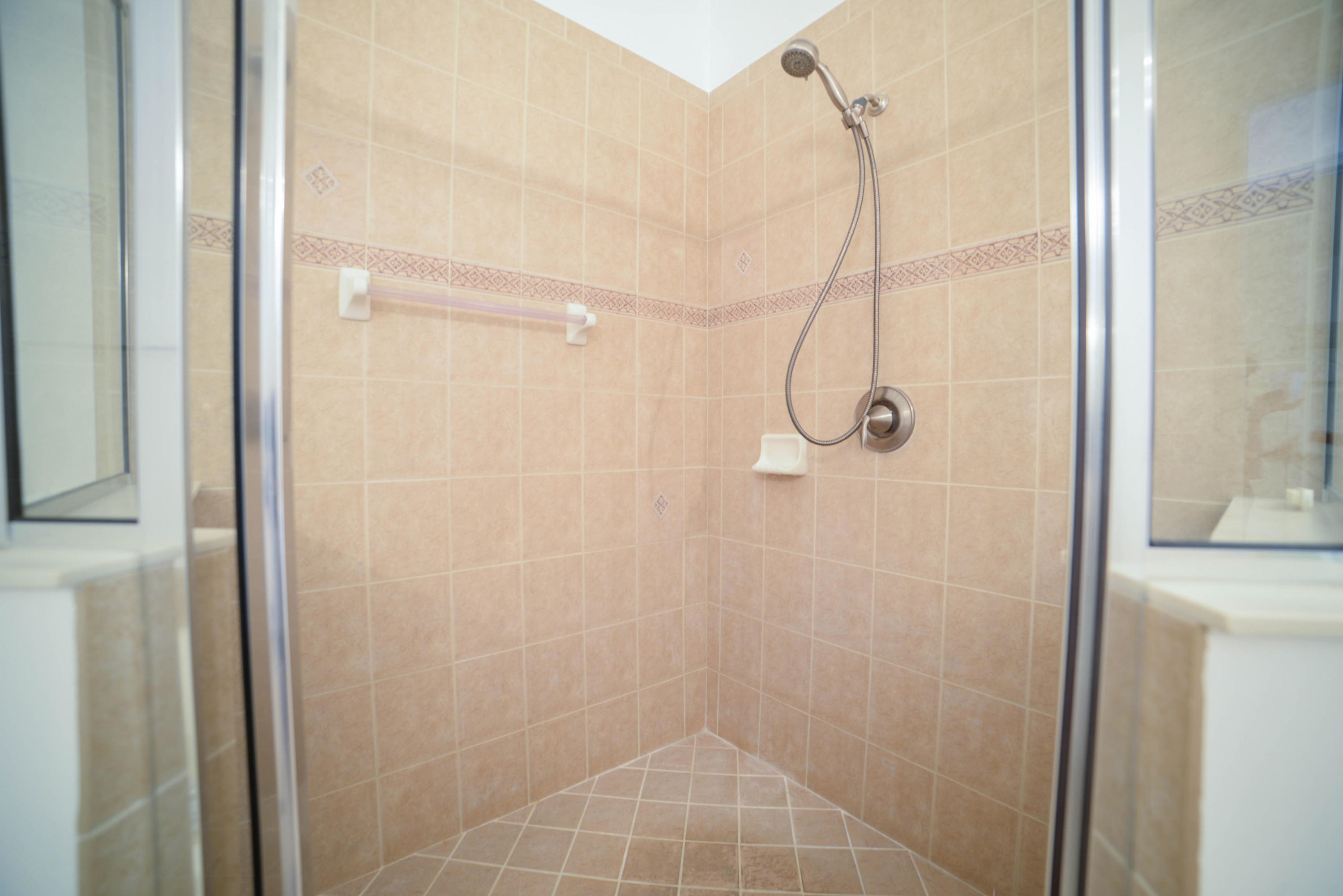 38 Lancaster Road Boynton Beach, FL 33426 - Photo 35 of 56 Master Shower
