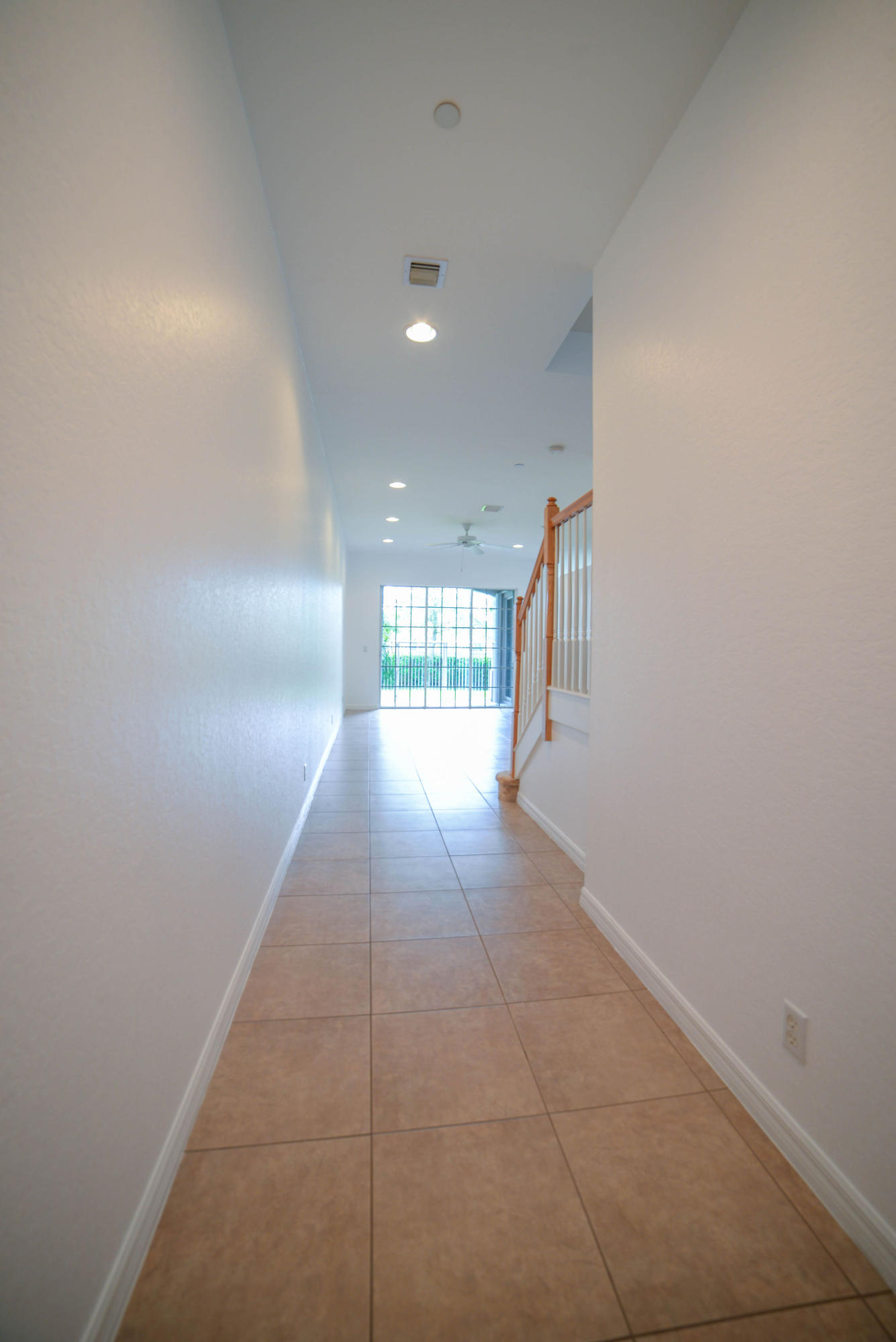38 Lancaster Road Boynton Beach, FL 33426 - Photo 4 of 56 Entry Hall