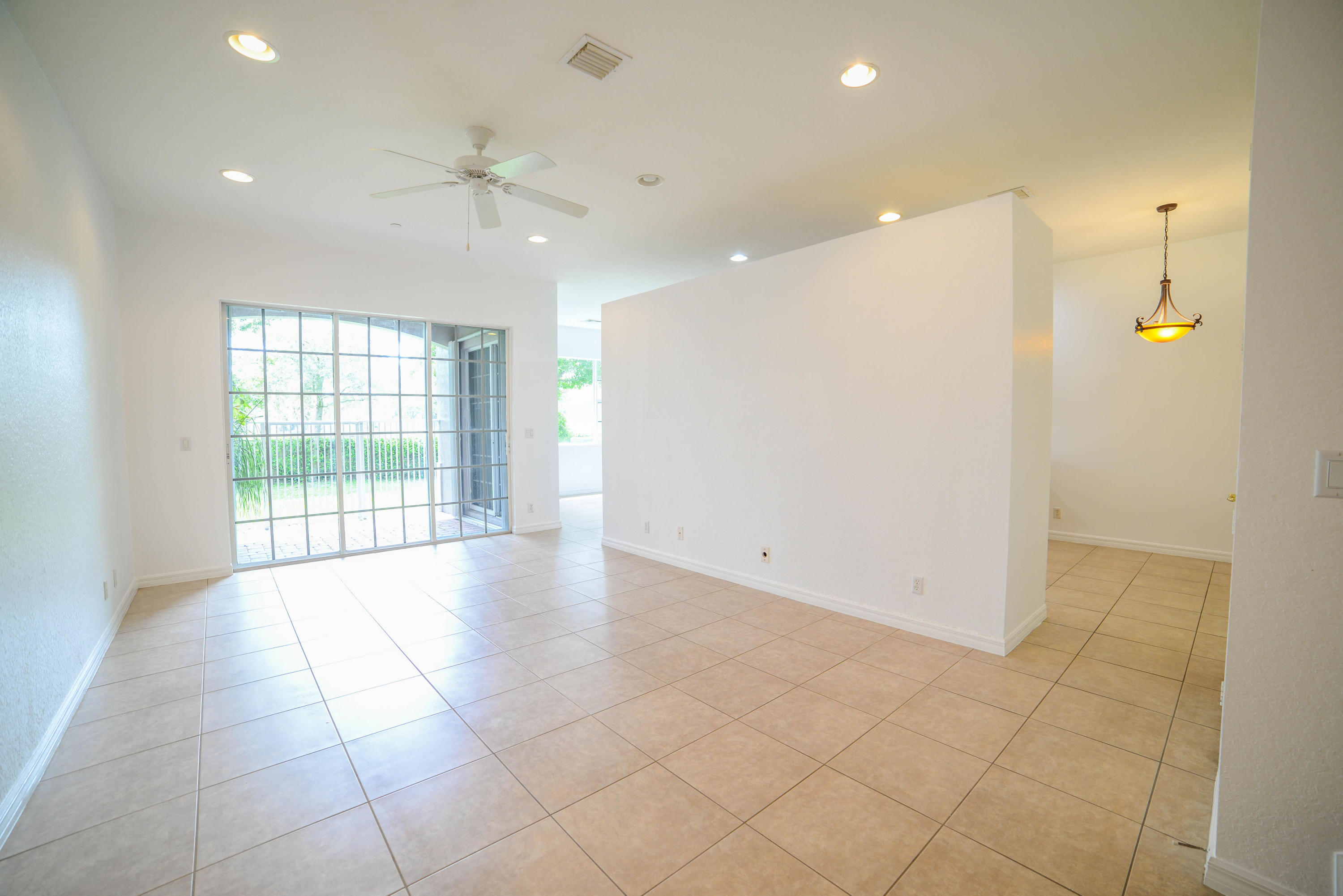 38 Lancaster Road Boynton Beach, FL 33426 - Photo 6 of 56 Living Room