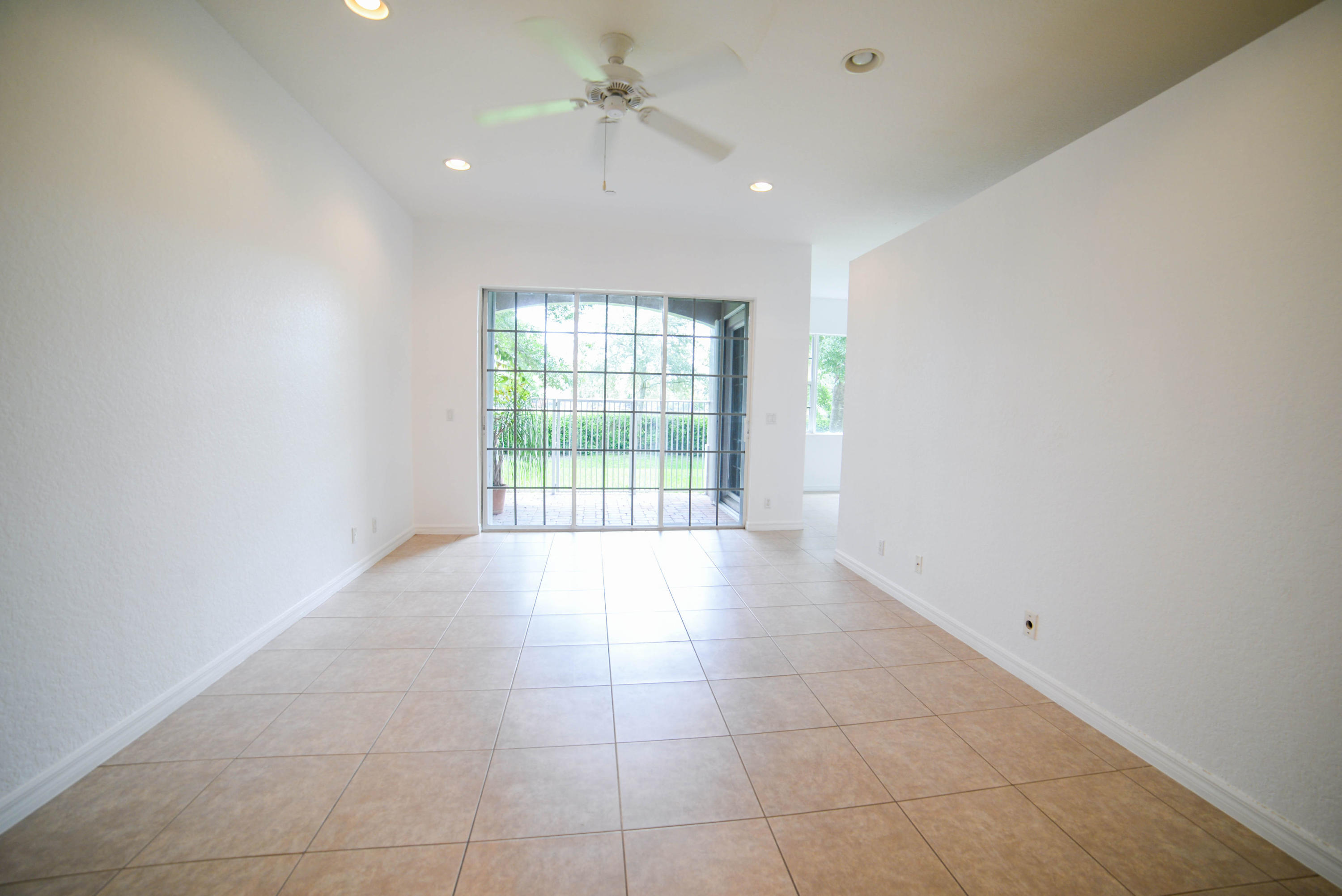 38 Lancaster Road Boynton Beach, FL 33426 - Photo 7 of 56 Living Room