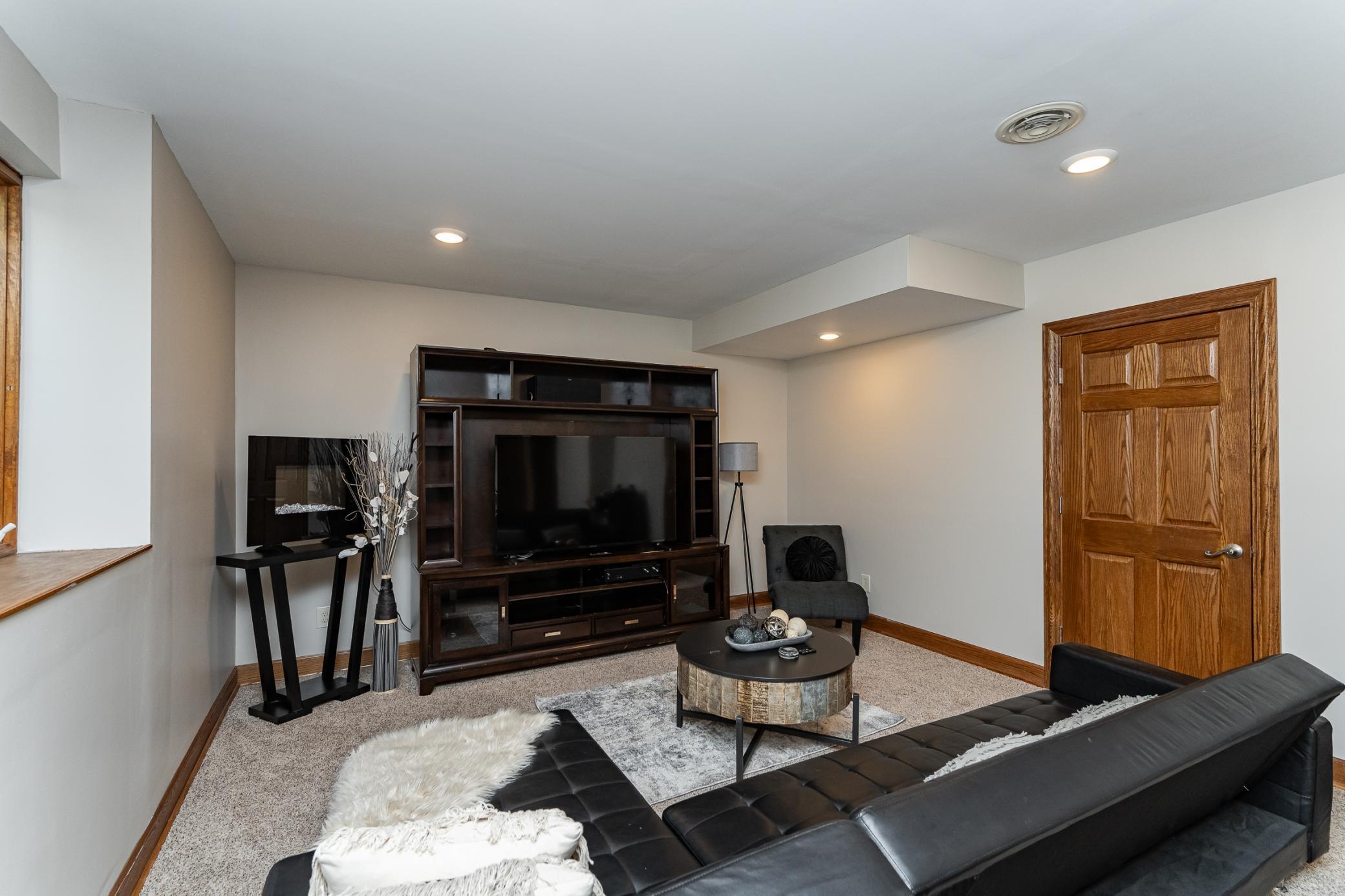 5512 Leslie Lane Southwest Rochester, MN 55902 - Photo 40 of 46