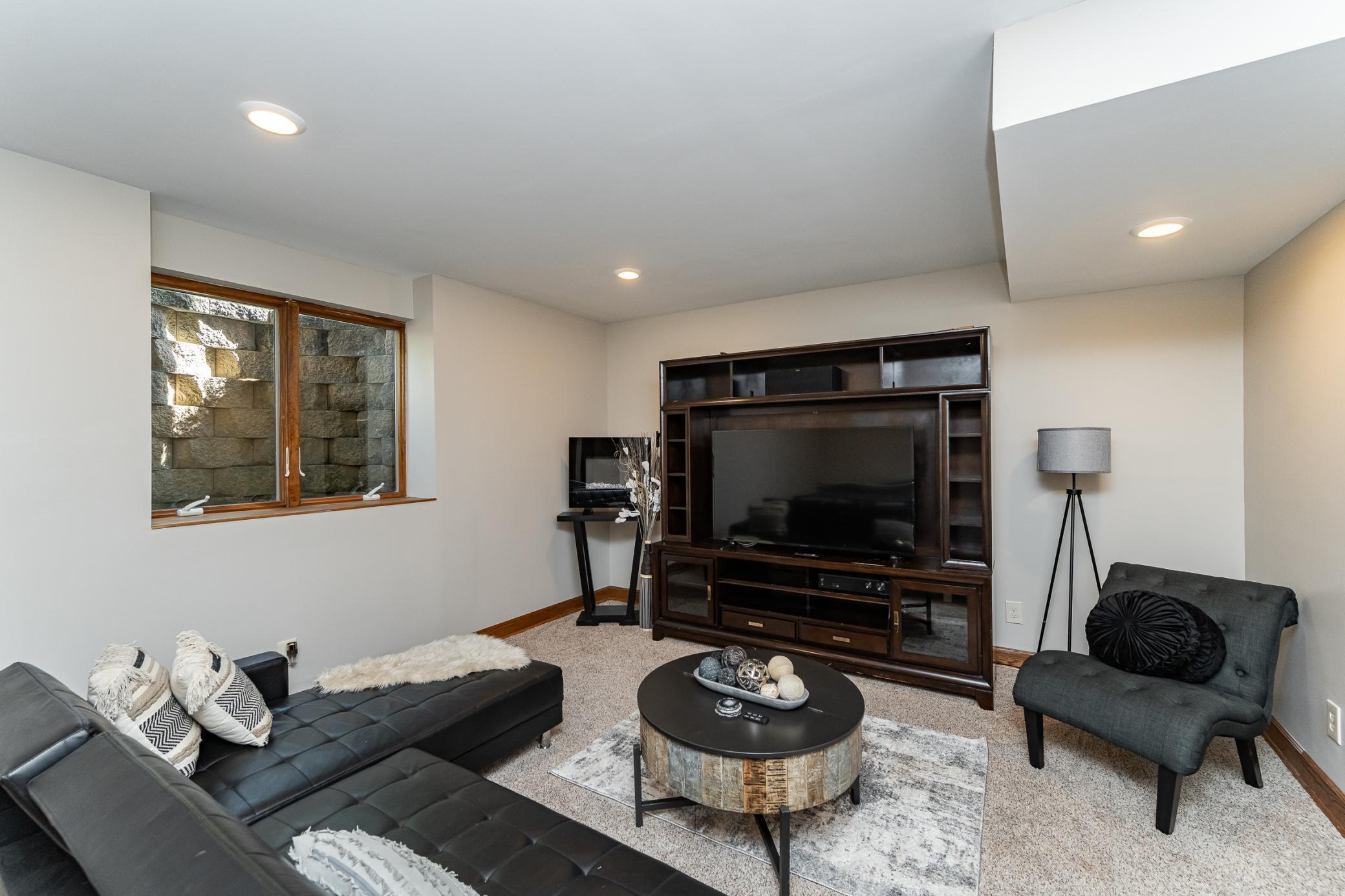 5512 Leslie Lane Southwest Rochester, MN 55902 - Photo 41 of 46