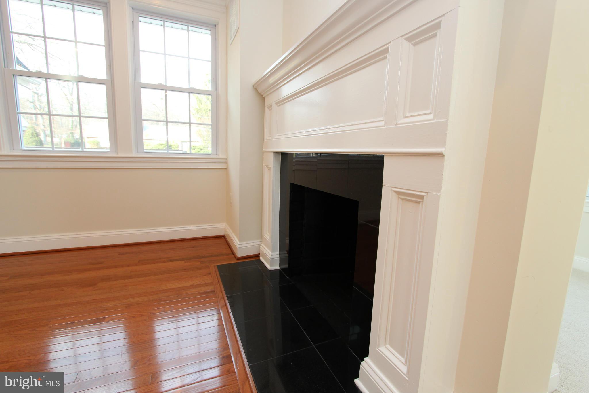 2122 Arcola Avenue Silver Spring, MD 20902 - Photo 6 of 30 Living Room