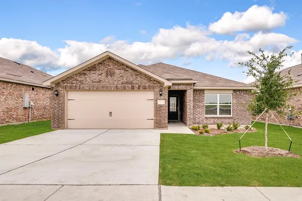 $292,900 | 204 Julian Davis Drive, Venus, TX 76084