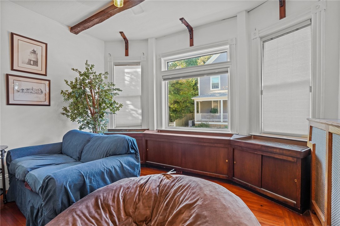 28 Rhode Island Avenue Newport, RI 02840 - Photo 17 of 47
