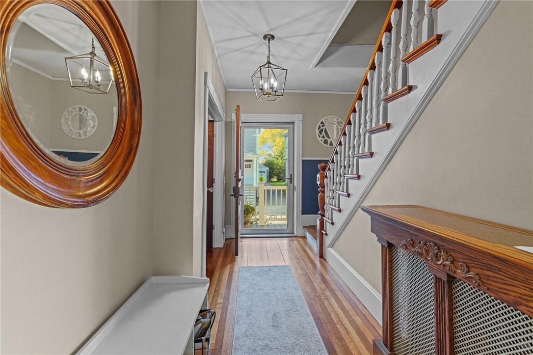 28 Rhode Island Avenue Newport, RI 02840 - Photo 4 of 47